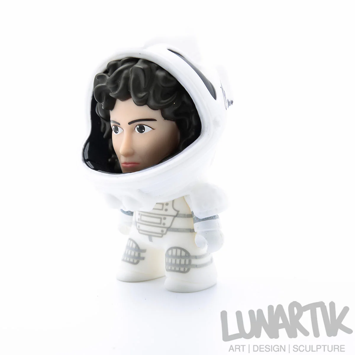 Alien Titans Figure by Matt Jones aka Lunartik