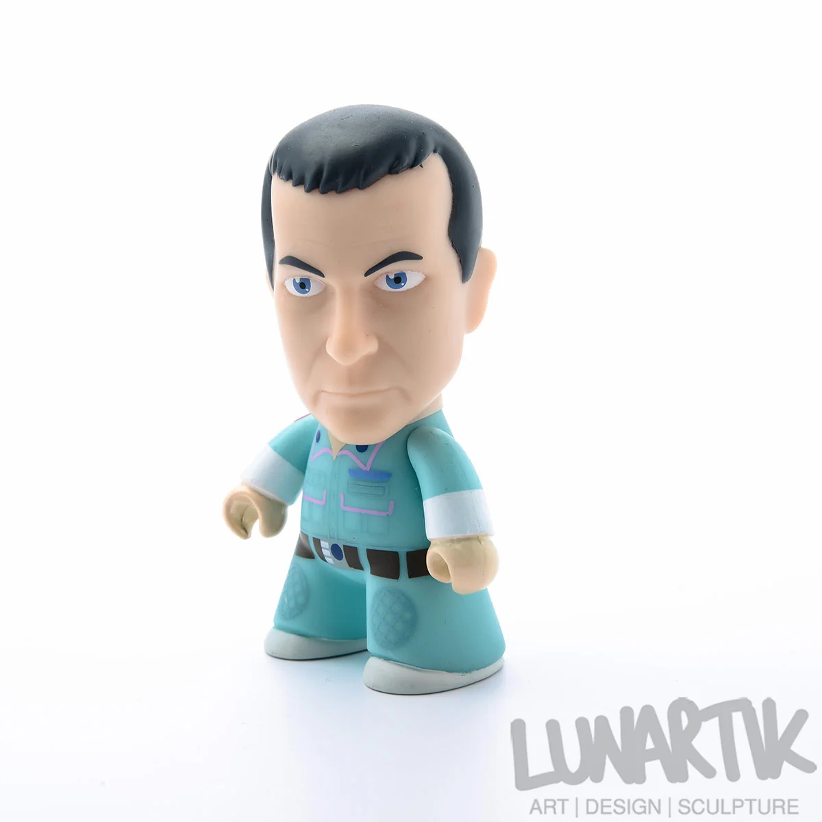 Alien Titans Figure by Matt Jones aka Lunartik