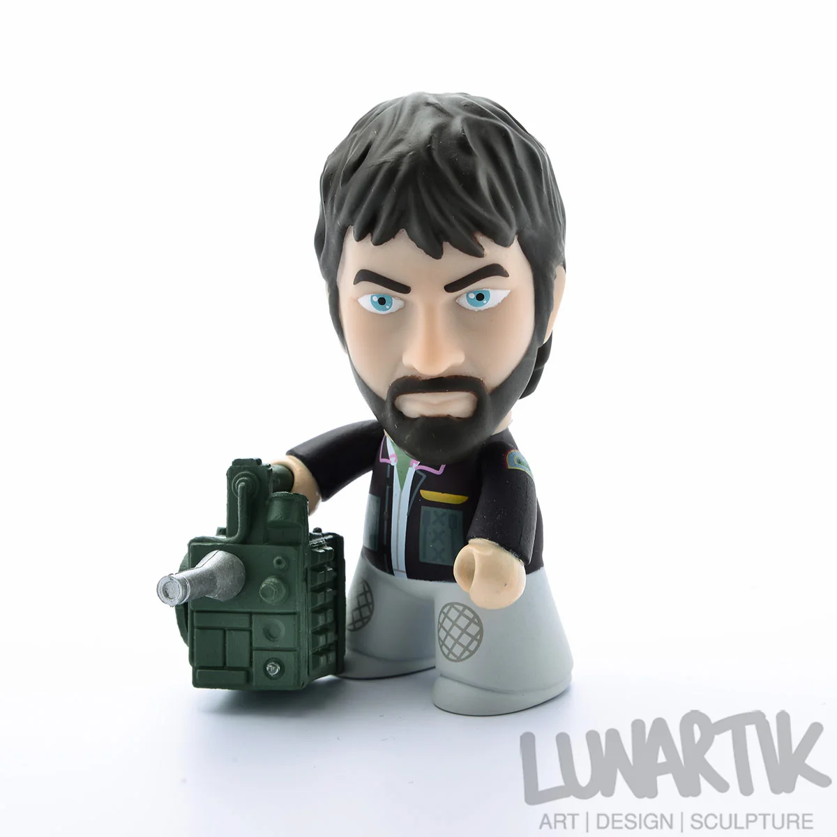 Alien Titans Figure by Matt Jones aka Lunartik