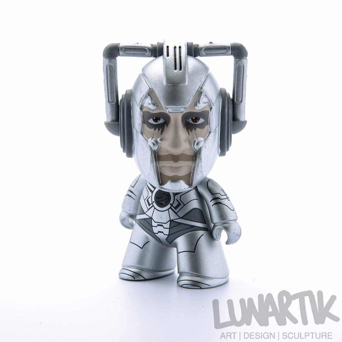 Doctor Who Titans Figure by Matt Jones aka Lunartik